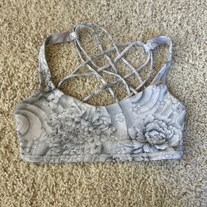 Lulu Lemon Sports Bra Size Small